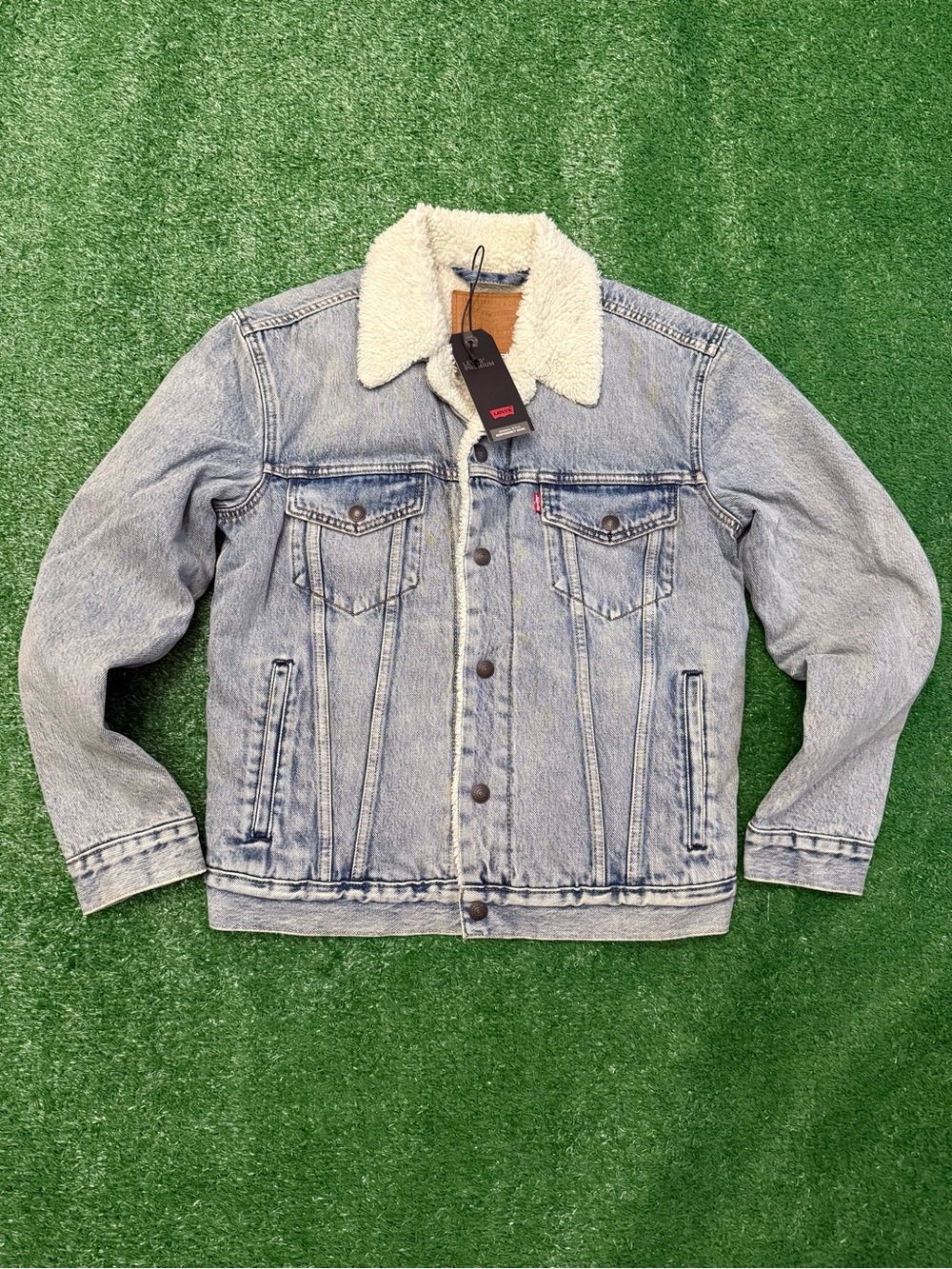 Levi’s Premium Type III Sherpa Trucker Jacket – Men’s Small – NWT